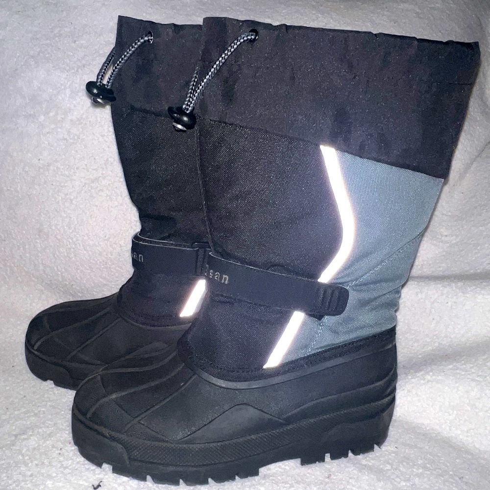 L.L. Bean Kids Mid Calf Winter Boots With Liner | Size 4 | Black | Gray |